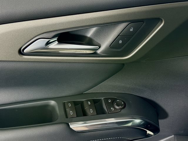 New 2026 Chevrolet Traverse LT FWD image 19