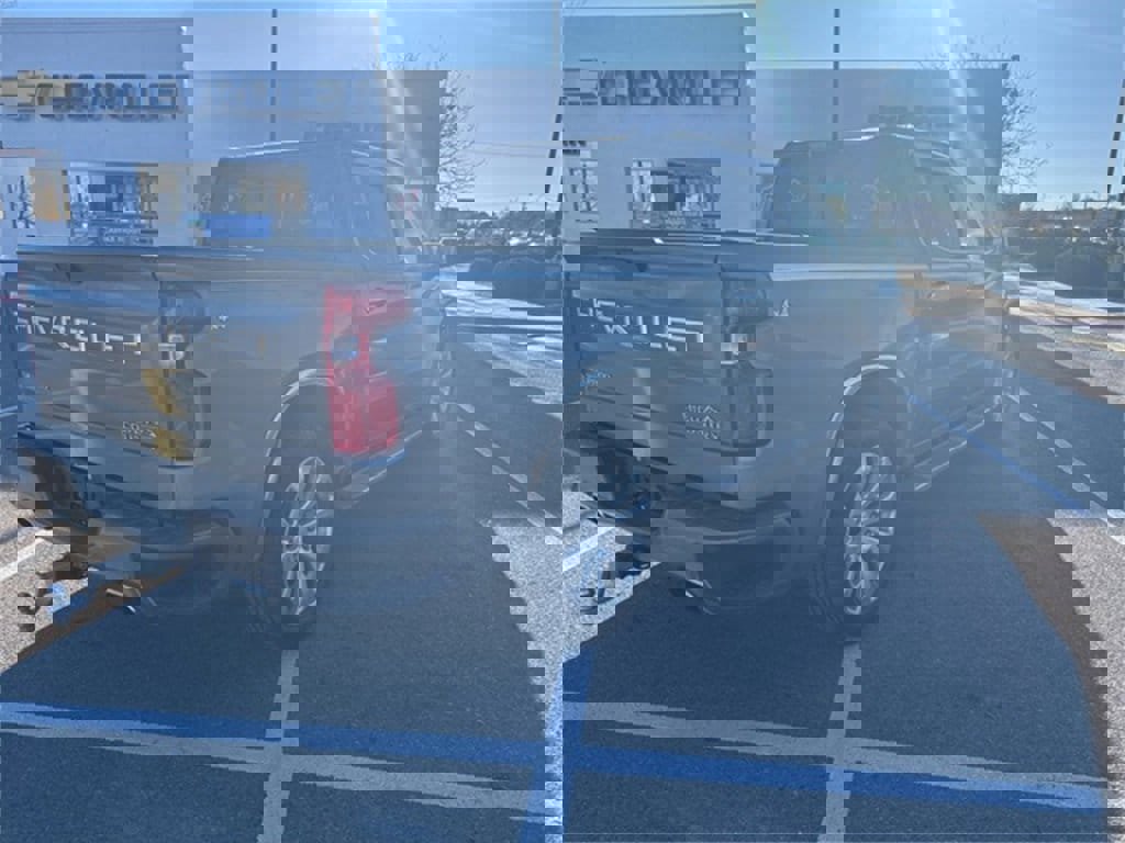 Certified 2021 Chevrolet Silverado 1500 High Country w/ Technology Package image 3