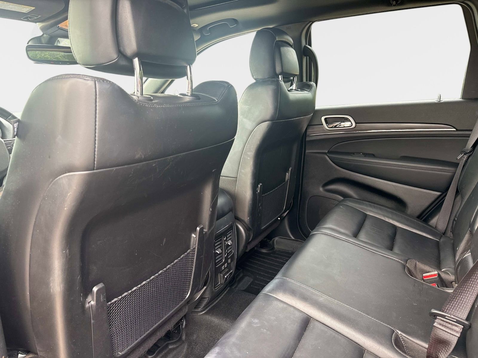 Used 2021 Jeep Grand Cherokee Limited RWD image 13