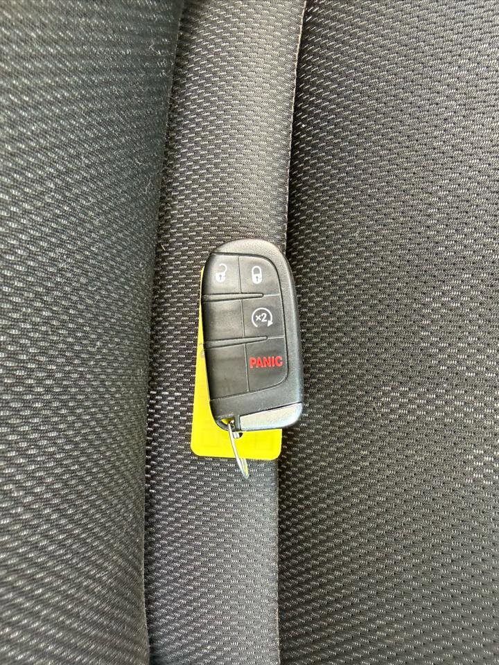 Used 2017 Jeep Renegade Sport w/ Power & Air Group image 38