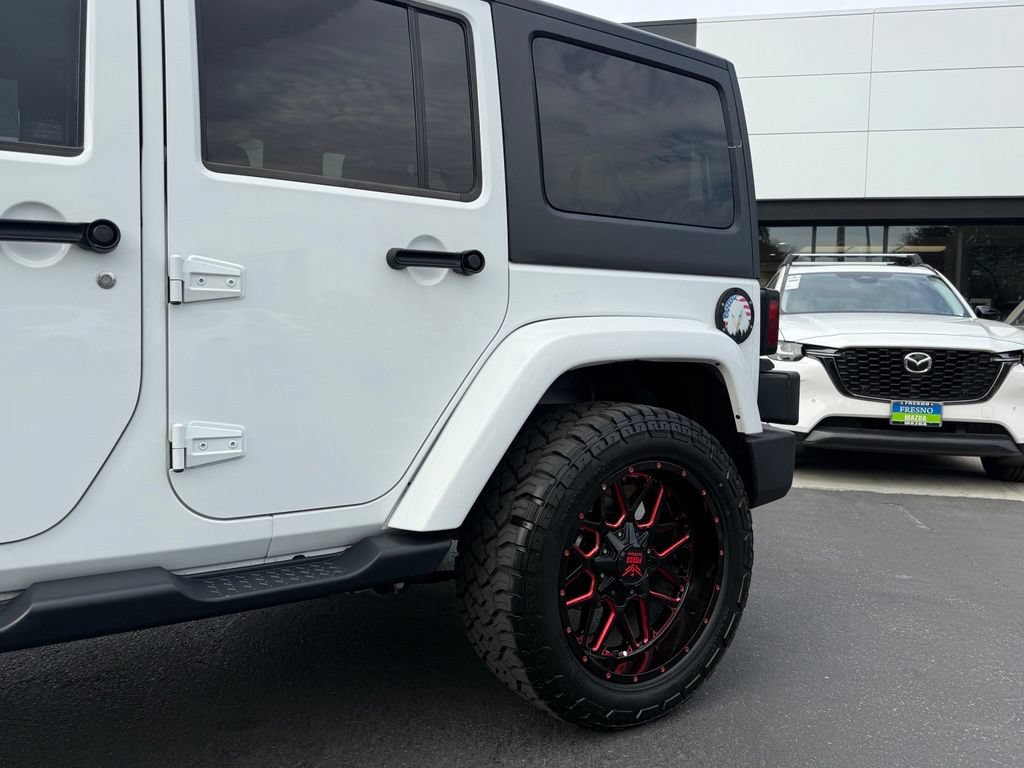 Used 2018 Jeep Wrangler Unlimited Sahara AWD/4WD image 6