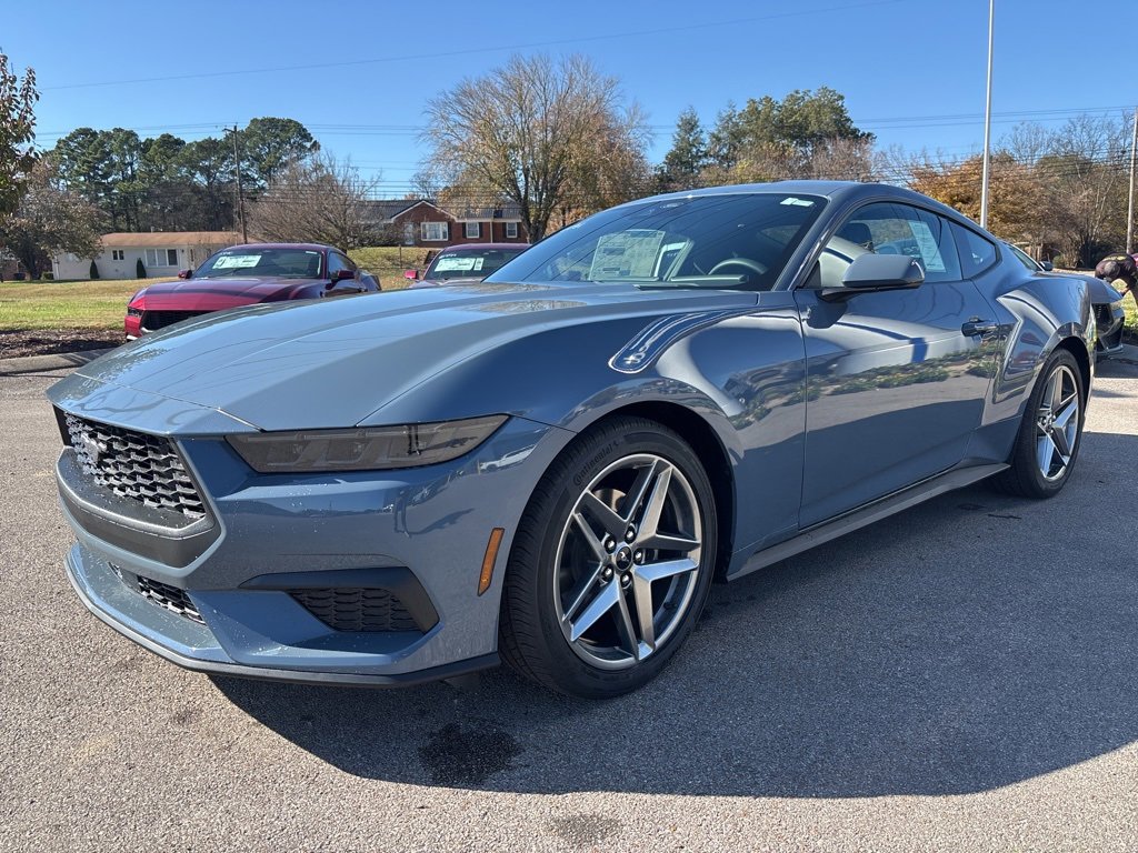New 2025 Ford Mustang Coupe image 4
