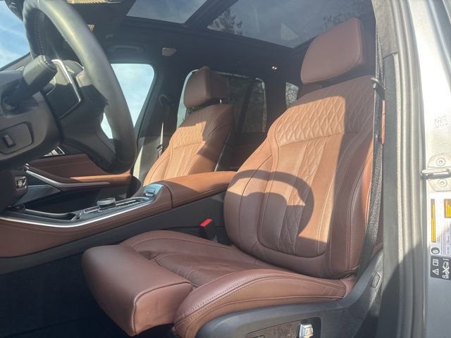 Used 2025 BMW X5 M60i w/ Executive Package image 10
