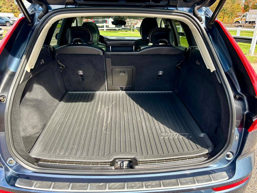 Used 2022 Volvo XC60 B5 Inscription w/ Climate Package AWD/4WD image 28