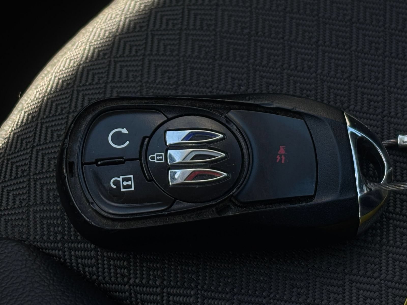 Used 2025 Buick Encore GX Preferred AWD/4WD image 19