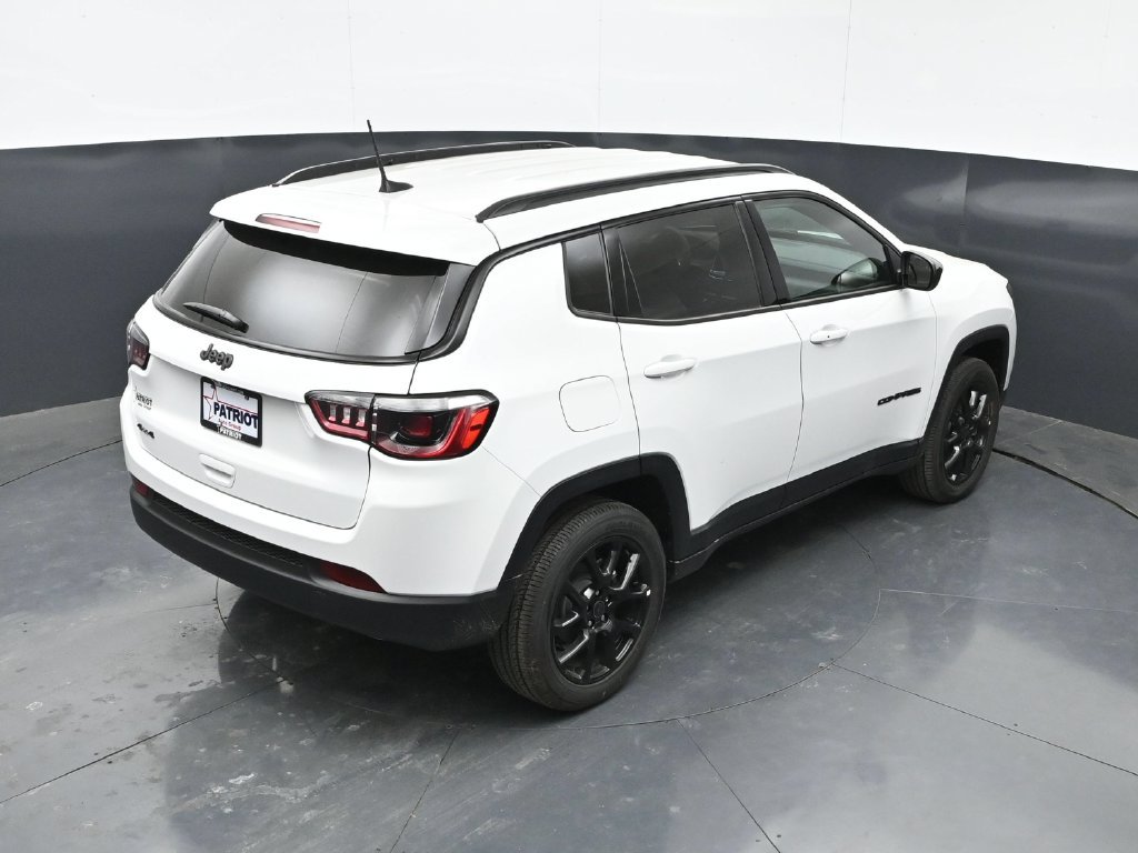 New 2026 Jeep Compass Latitude AWD/4WD image 32