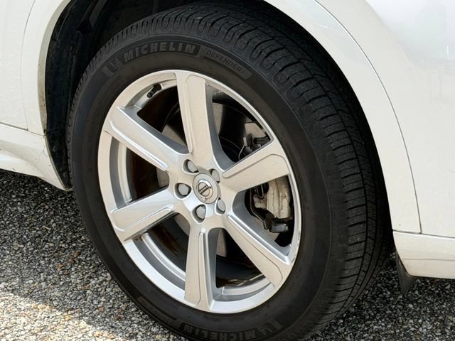 Used 2021 Volvo XC90 T5 Momentum FWD image 9