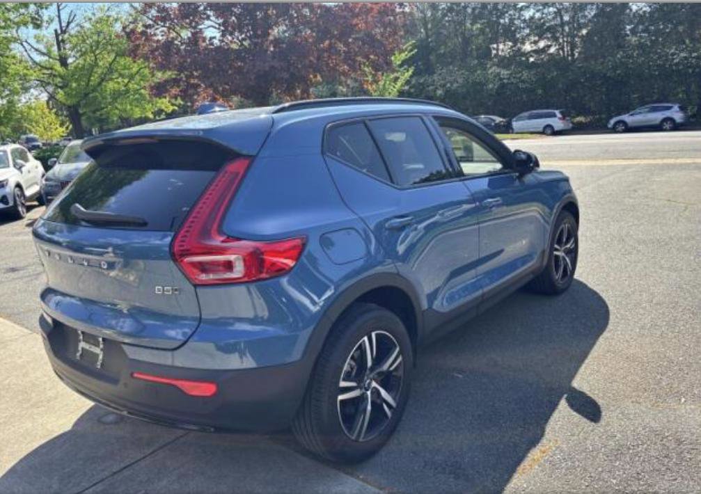 Used 2024 Volvo XC40 B5 Core AWD/4WD image 20