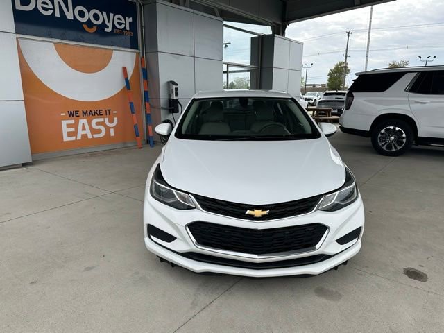Used 2017 Chevrolet Cruze LT w/ Convenience Package FWD image 2