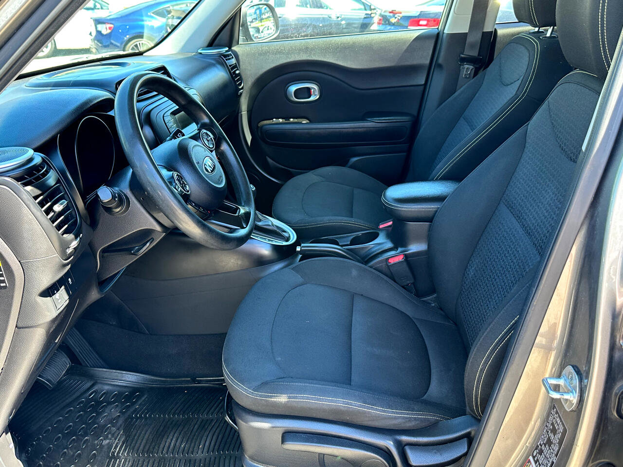 Used 2015 Kia Soul + image 8