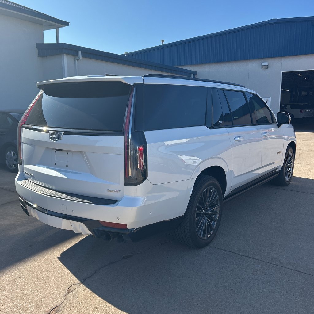 Used 2023 Cadillac Escalade ESV V image 7