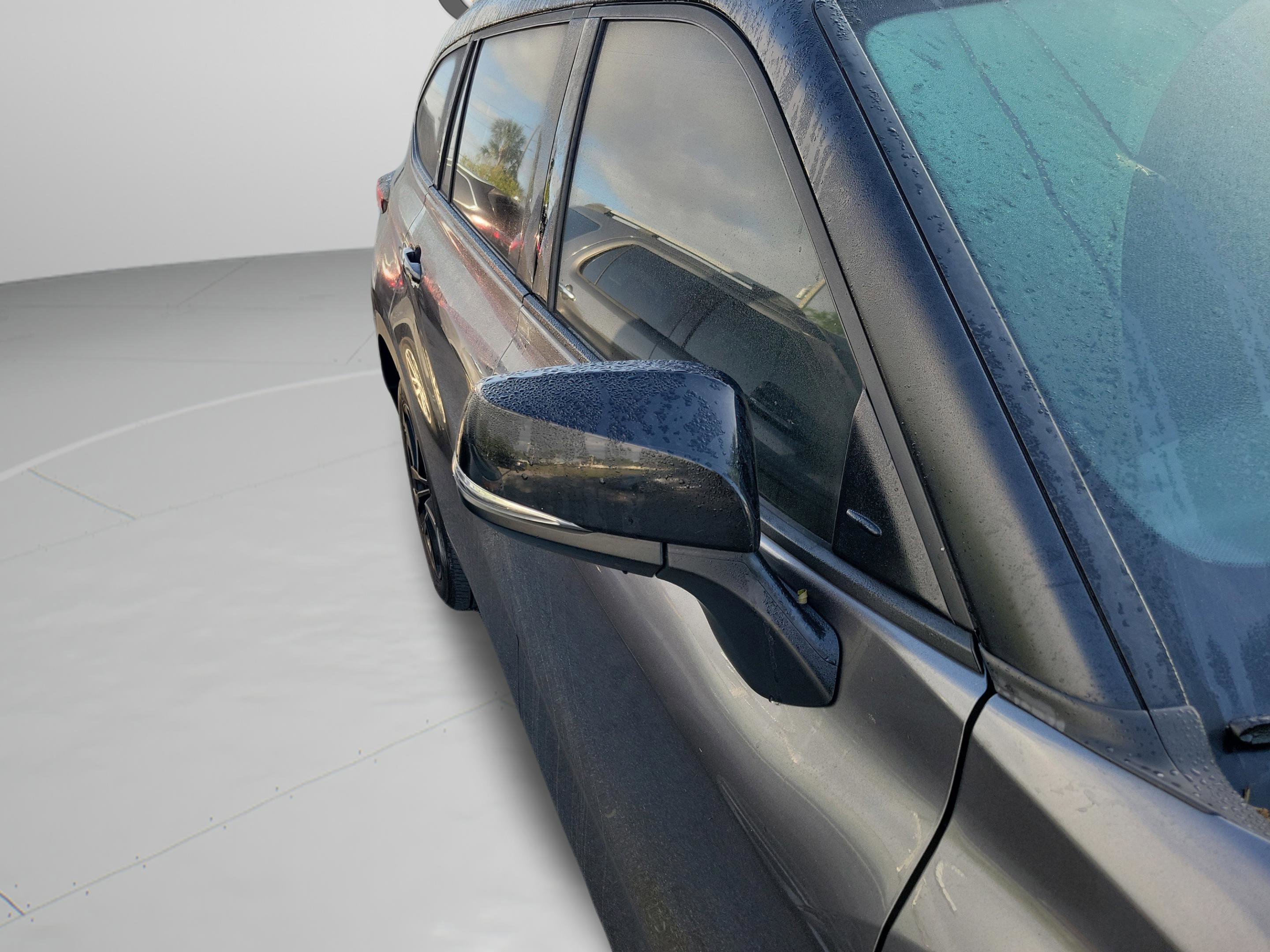 Used 2023 Toyota Highlander XSE image 16