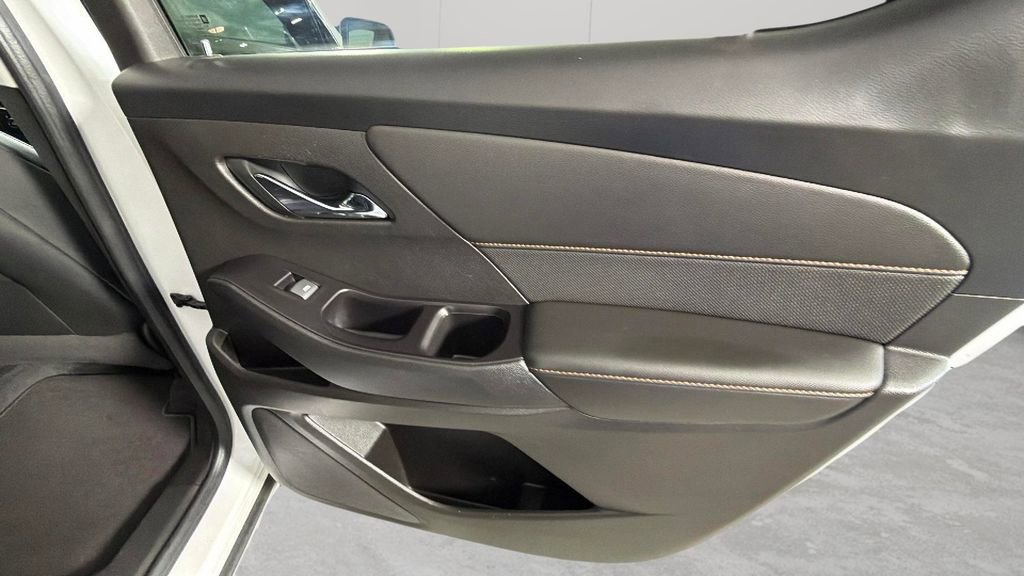 Used 2020 Chevrolet Traverse Premier FWD image 34