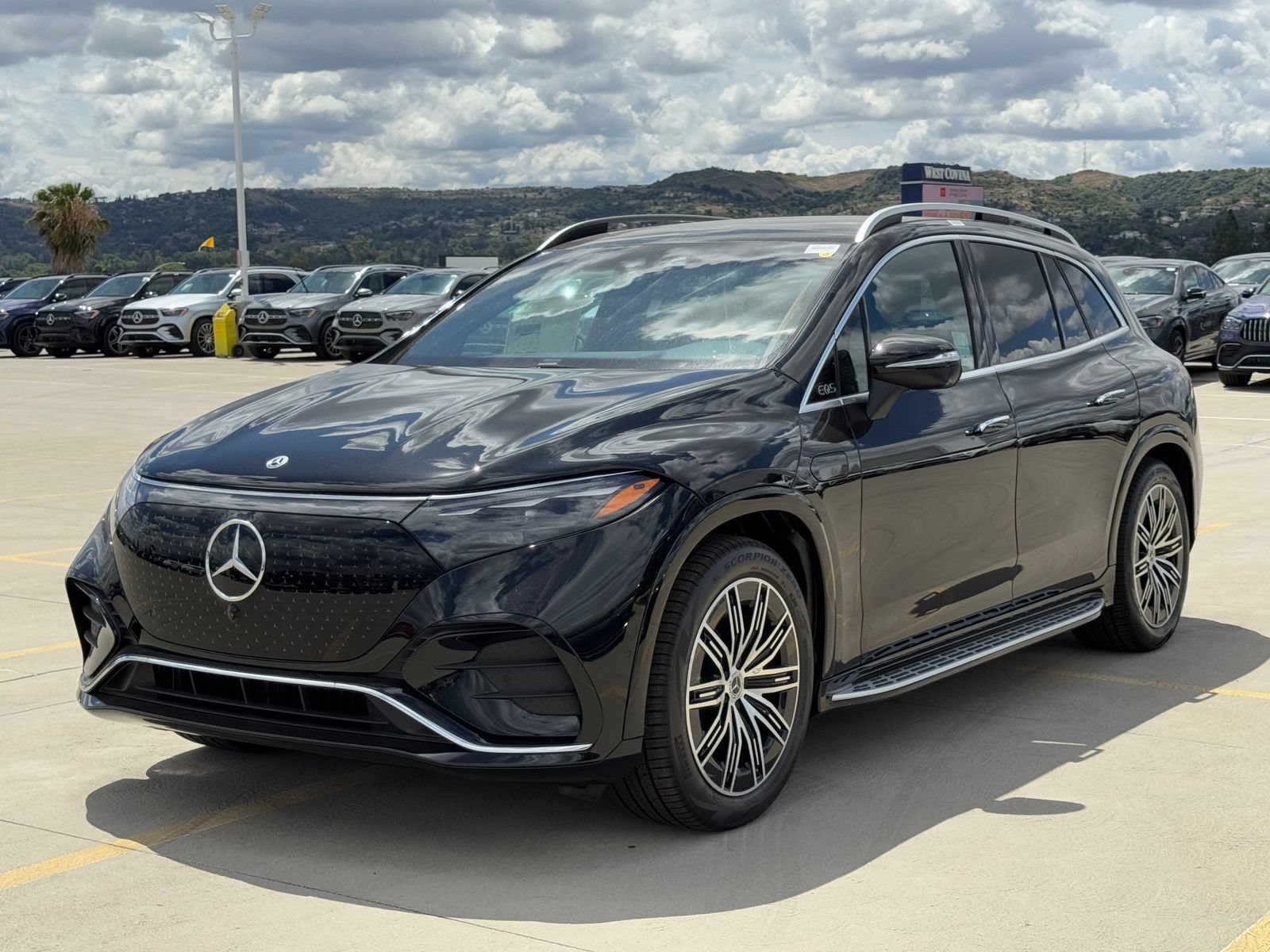 New 2026 Mercedes-Benz EQS 400 4MATIC SUV image 5