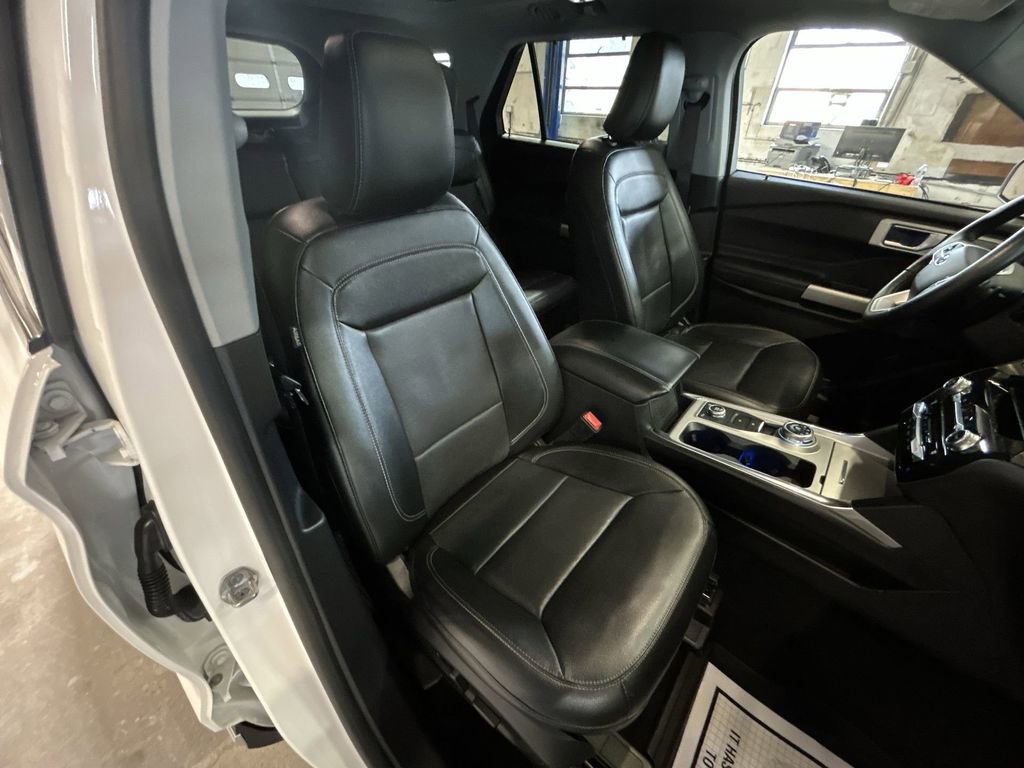 Used 2021 Ford Explorer Limited w/ Hybrid Equipment Group 310A image 26
