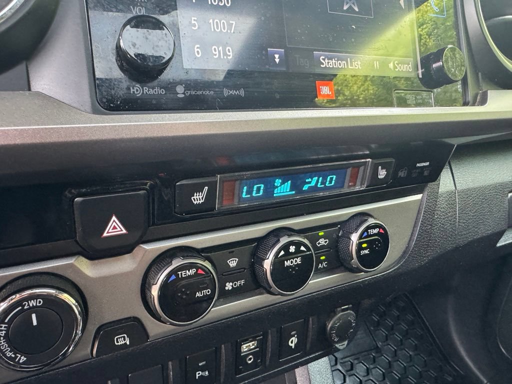Used 2016 Toyota Tacoma Limited AWD/4WD image 16