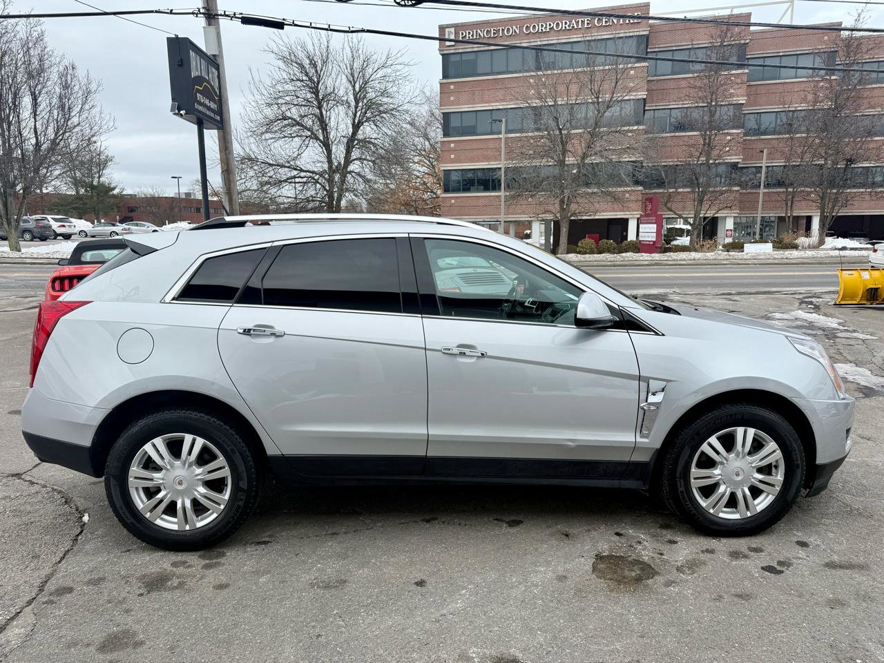 Used 2011 Cadillac SRX Luxury image 6