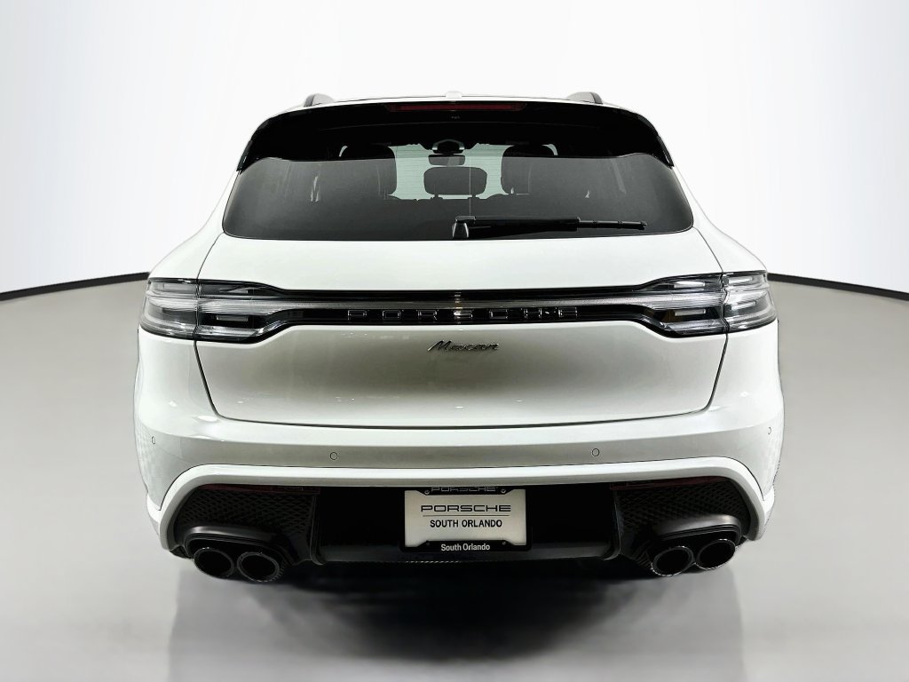 Certified 2024 Porsche Macan AWD/4WD image 10