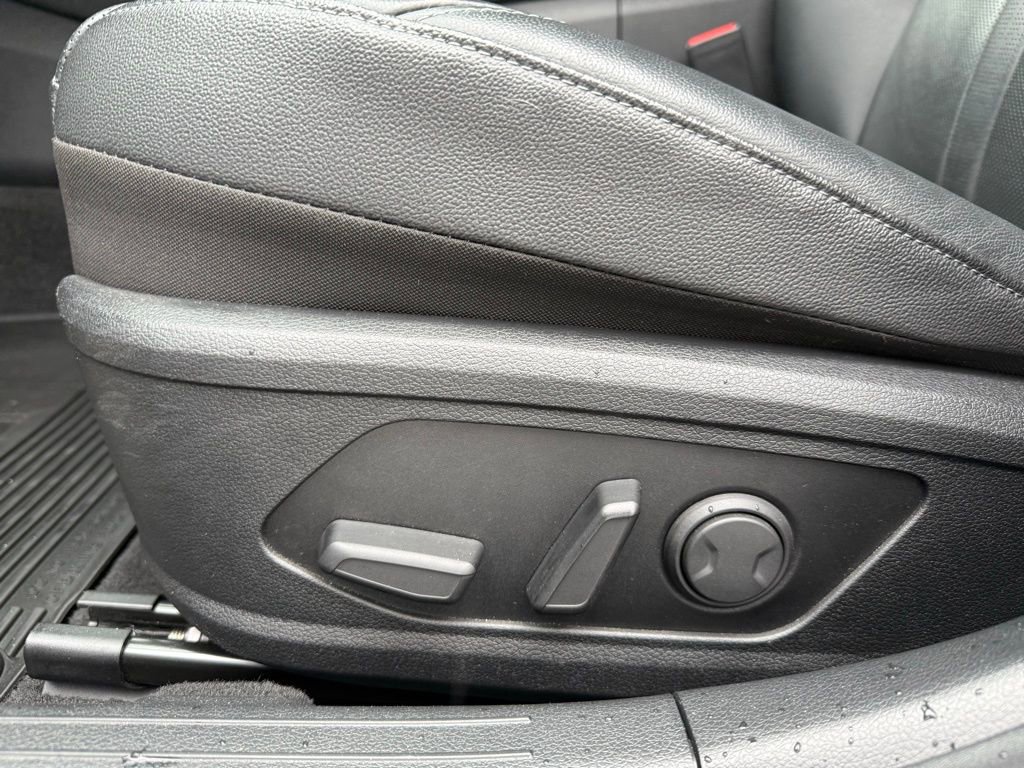 Used 2022 Hyundai Sonata Limited w/ Winter Weather Package image 28