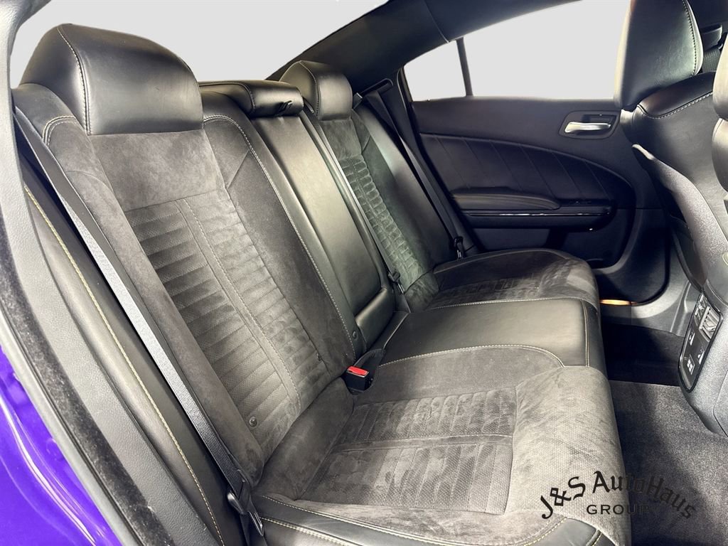 Used 2018 Dodge Charger R/T RWD image 33