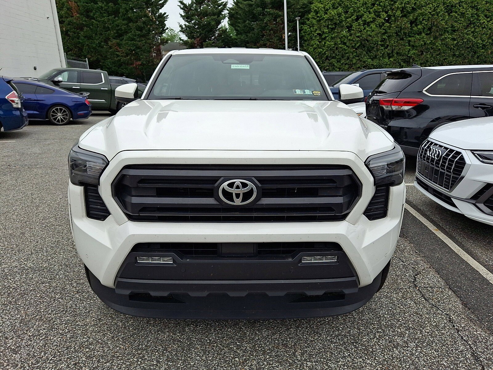 Certified 2024 Toyota Tacoma SR5 AWD/4WD image 2