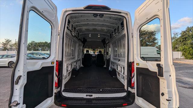 Used 2022 Ford E-Transit 148 High Roof Extended image 16
