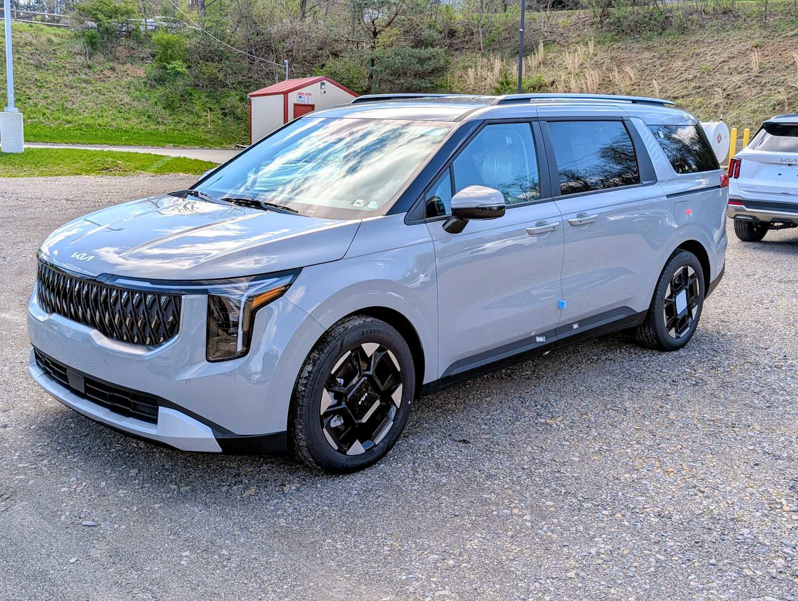New 2026 Kia Carnival EX FWD image 1