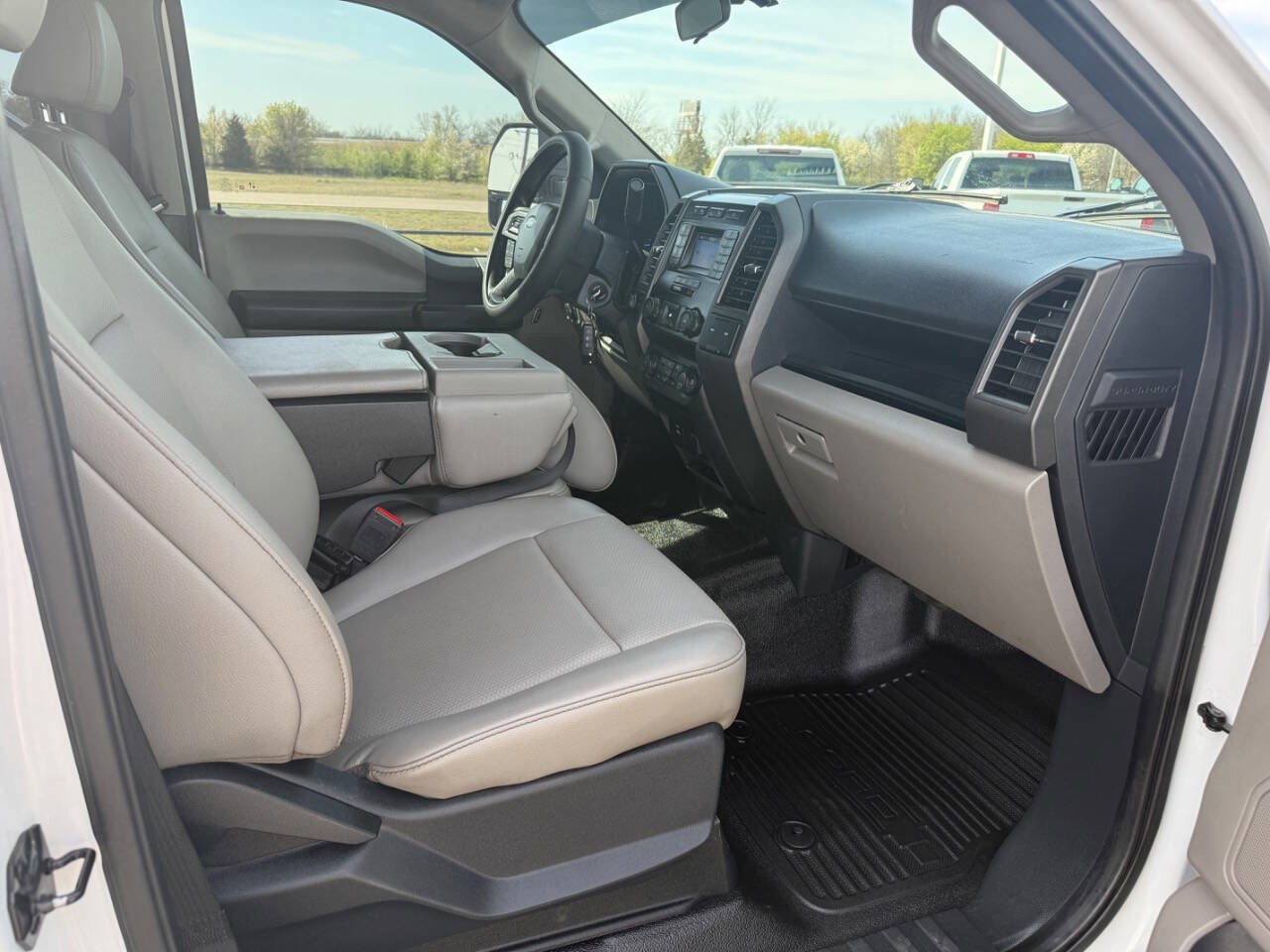 Used 2022 Ford F250 XL w/ Power Equipment Group image 34