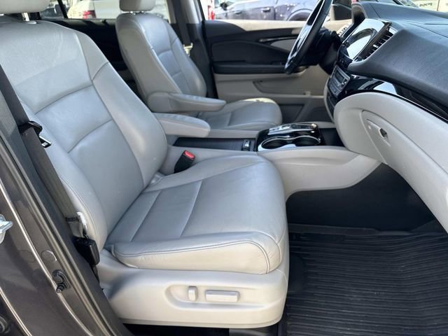 Used 2021 Honda Pilot Touring image 11