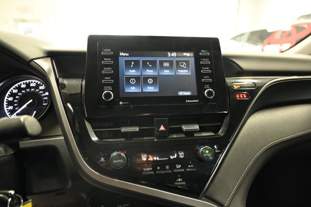Used 2022 Toyota Camry SE image 15