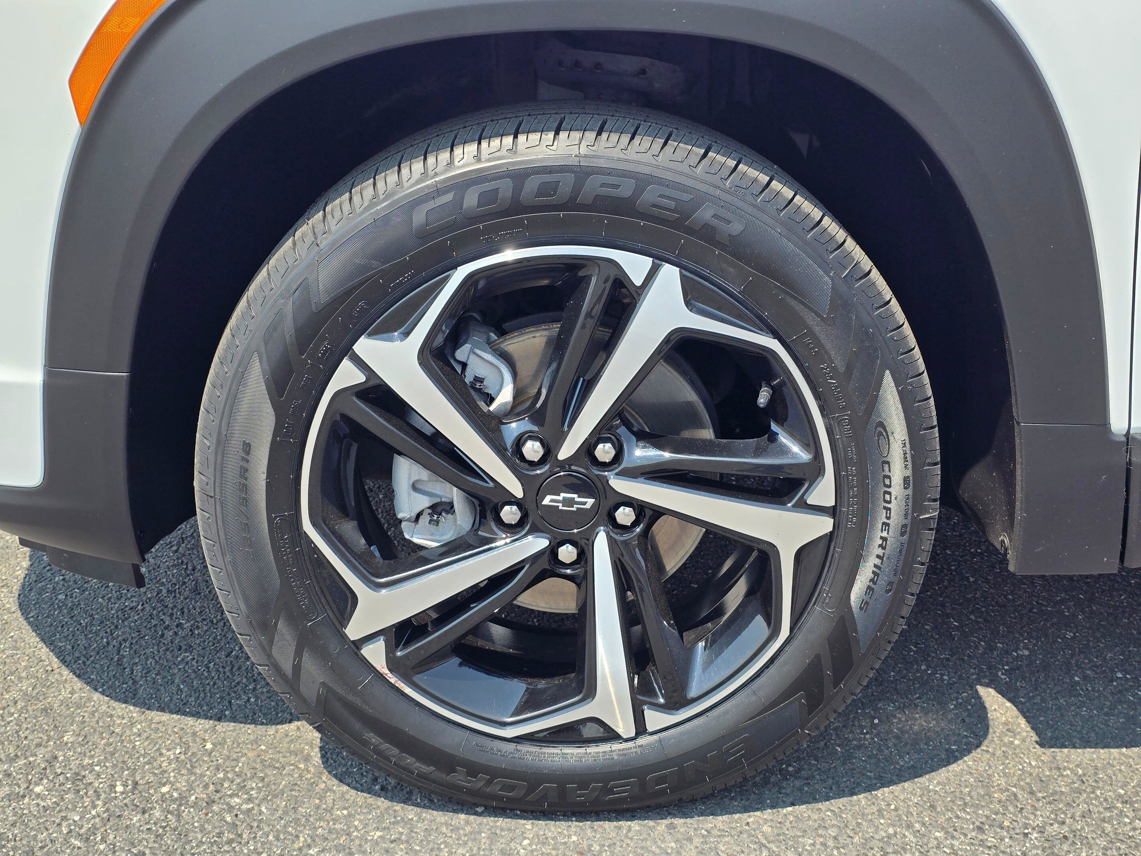 Used 2023 Chevrolet TrailBlazer RS w/ Convenience Package AWD/4WD image 8