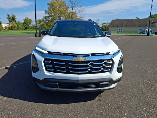 Used 2025 Chevrolet Equinox LT AWD/4WD image 3