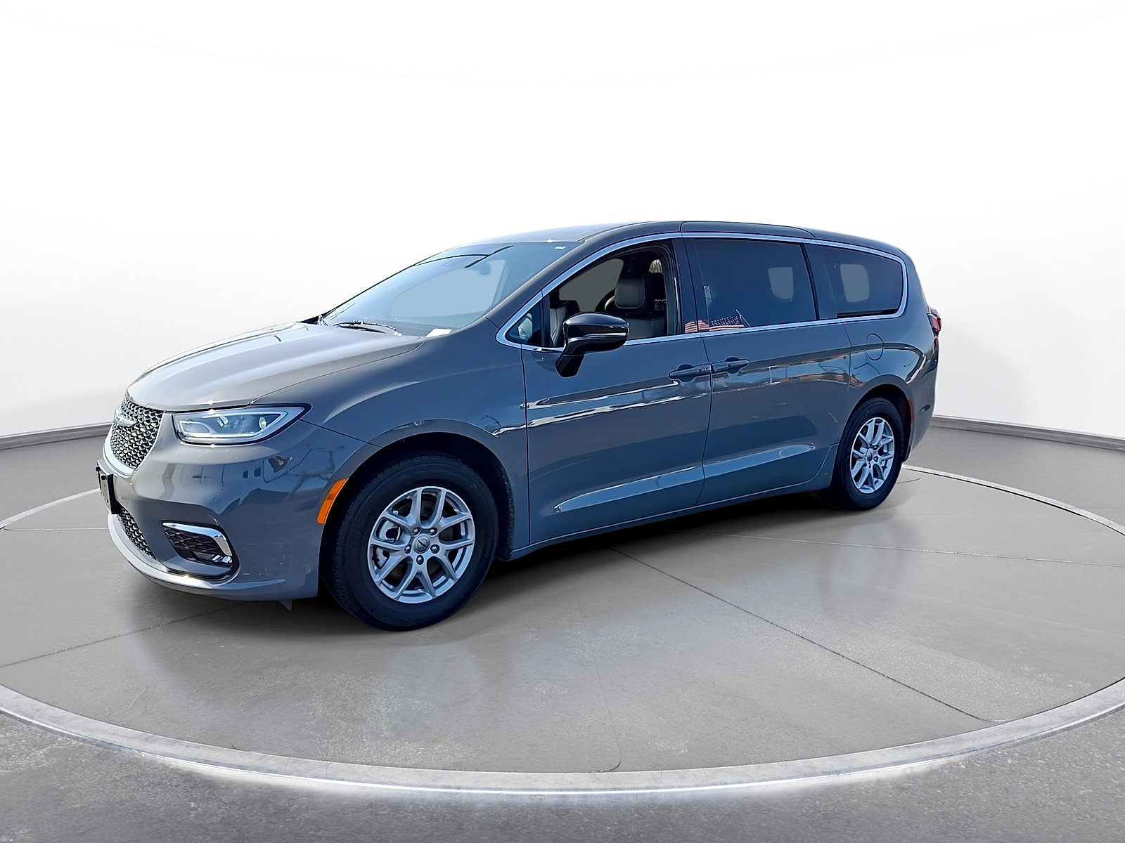Used 2025 Chrysler Pacifica Select FWD image 4