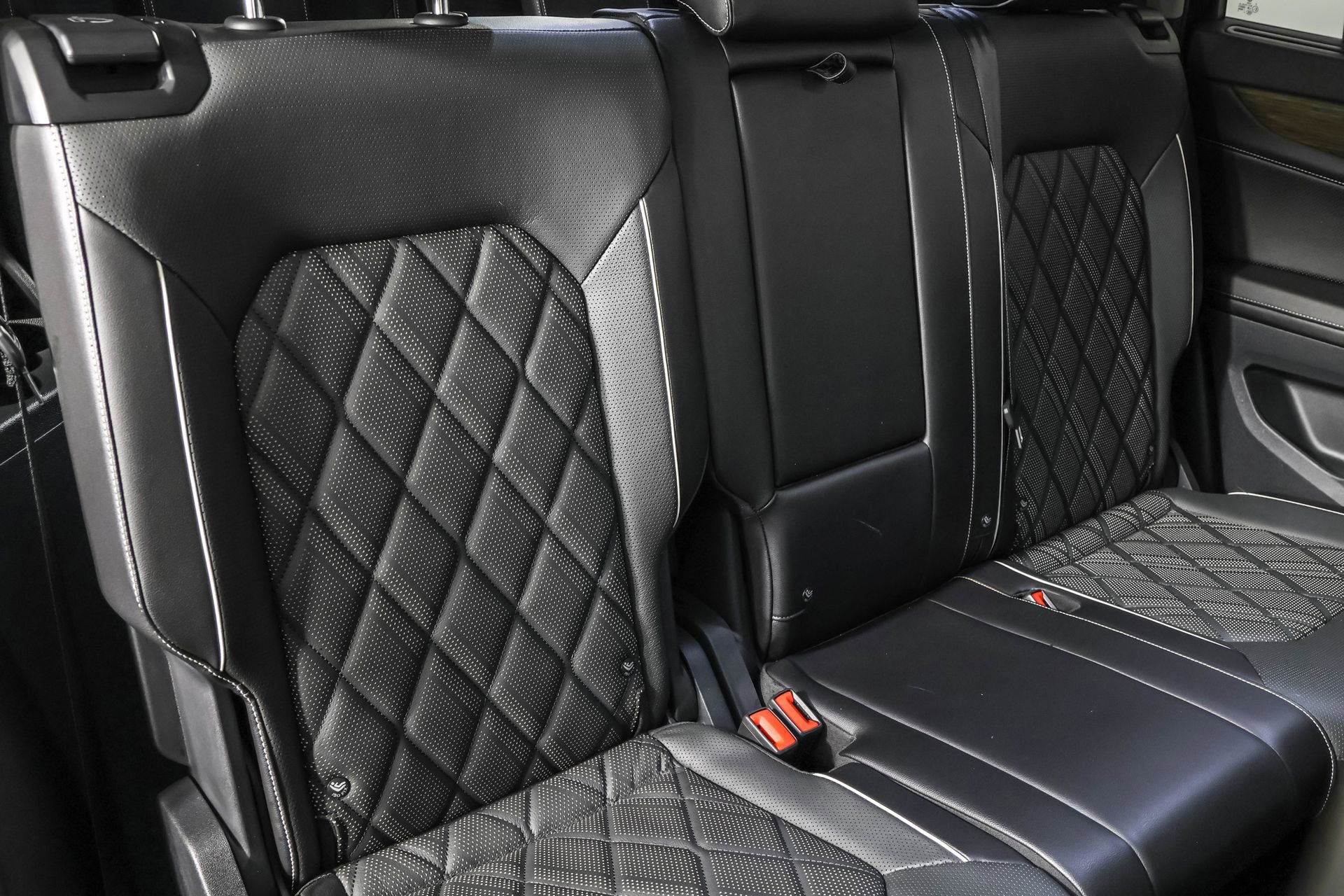 Used 2024 Volkswagen Atlas SEL Premium R-Line image 45