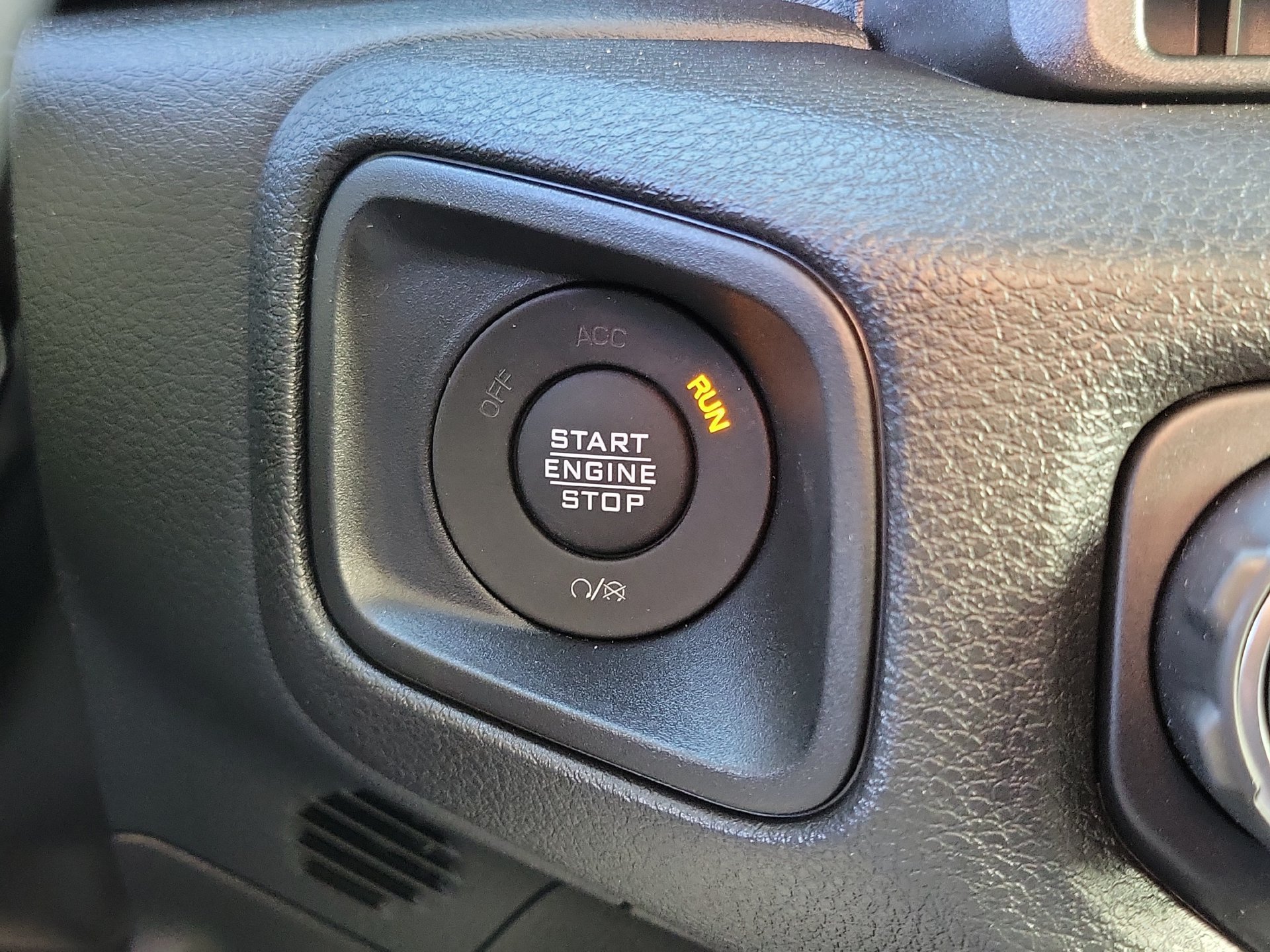 New 2026 Jeep Gladiator Sport AWD/4WD image 9