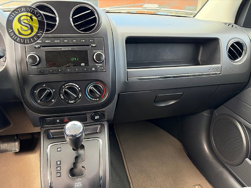 Used 2009 Jeep Compass Sport FWD image 22