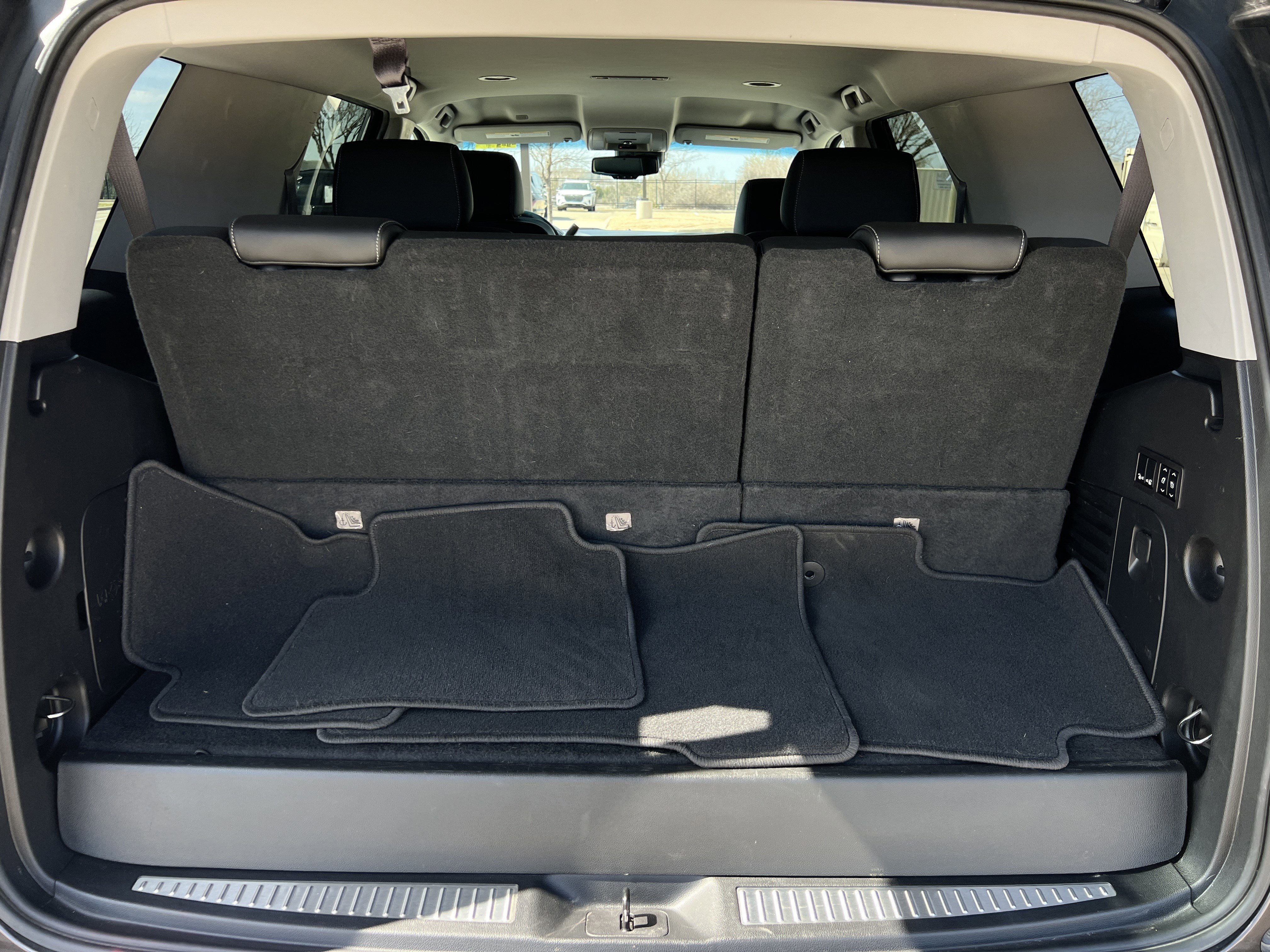 Used 2017 Chevrolet Tahoe LT w/ LT Signature Package image 34