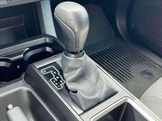 Used 2022 Toyota Tacoma SR AWD/4WD image 32