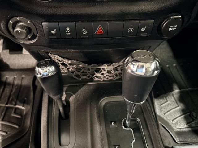 Used 2012 Jeep Wrangler Unlimited Sahara w/ Connectivity Group AWD/4WD image 22