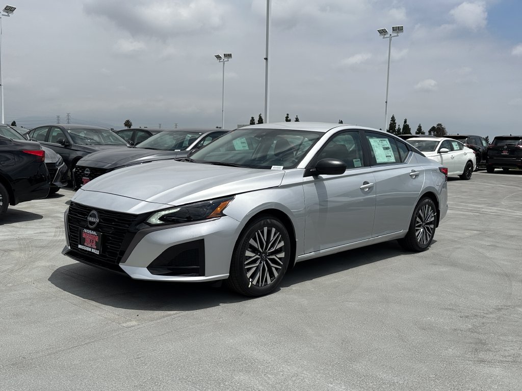 New 2026 Nissan Altima 2.5 SV FWD image 2