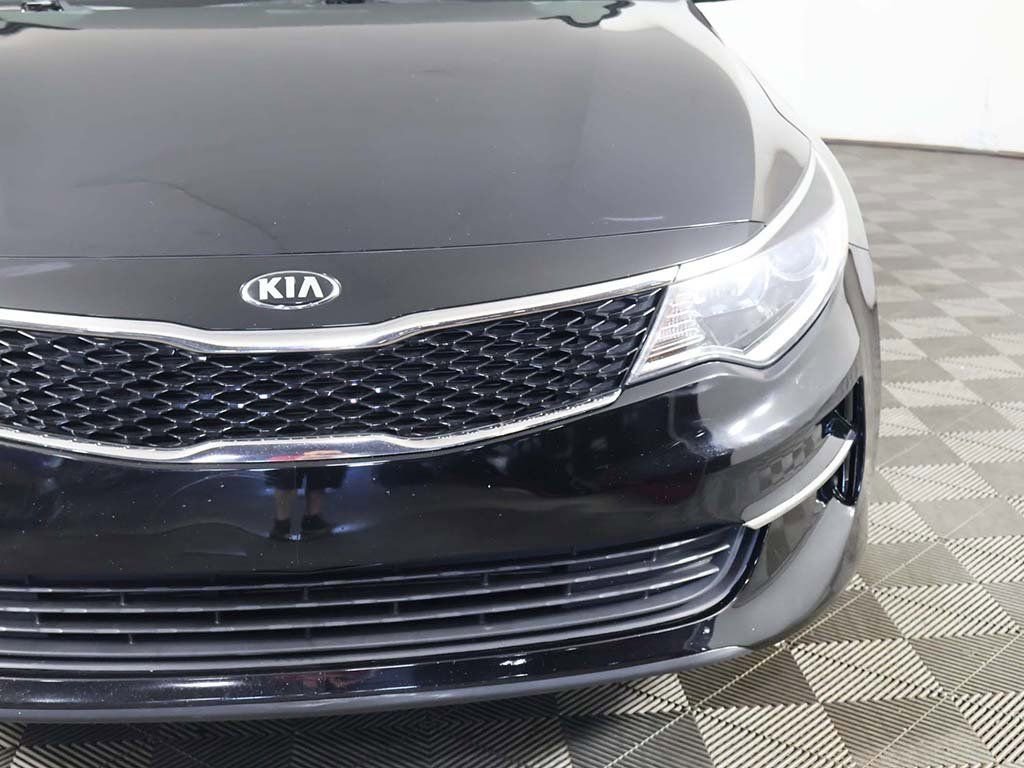 Used 2017 Kia Optima LX FWD image 11