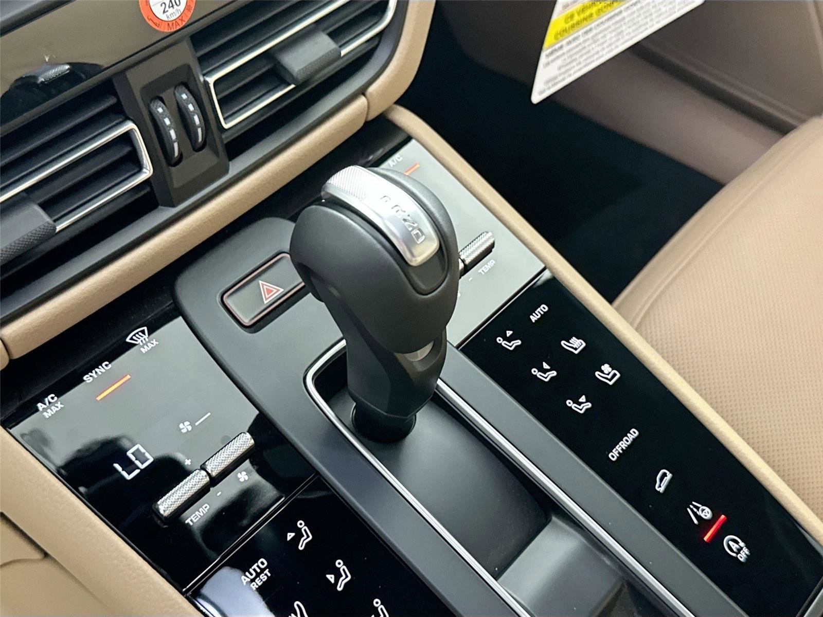 Certified 2026 Porsche Macan Turbo AWD/4WD image 34