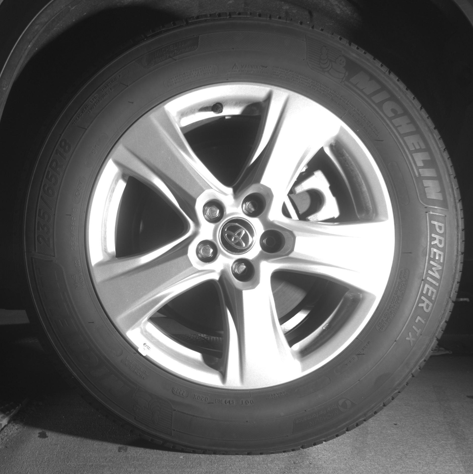 Used 2025 Toyota Highlander LE image 14