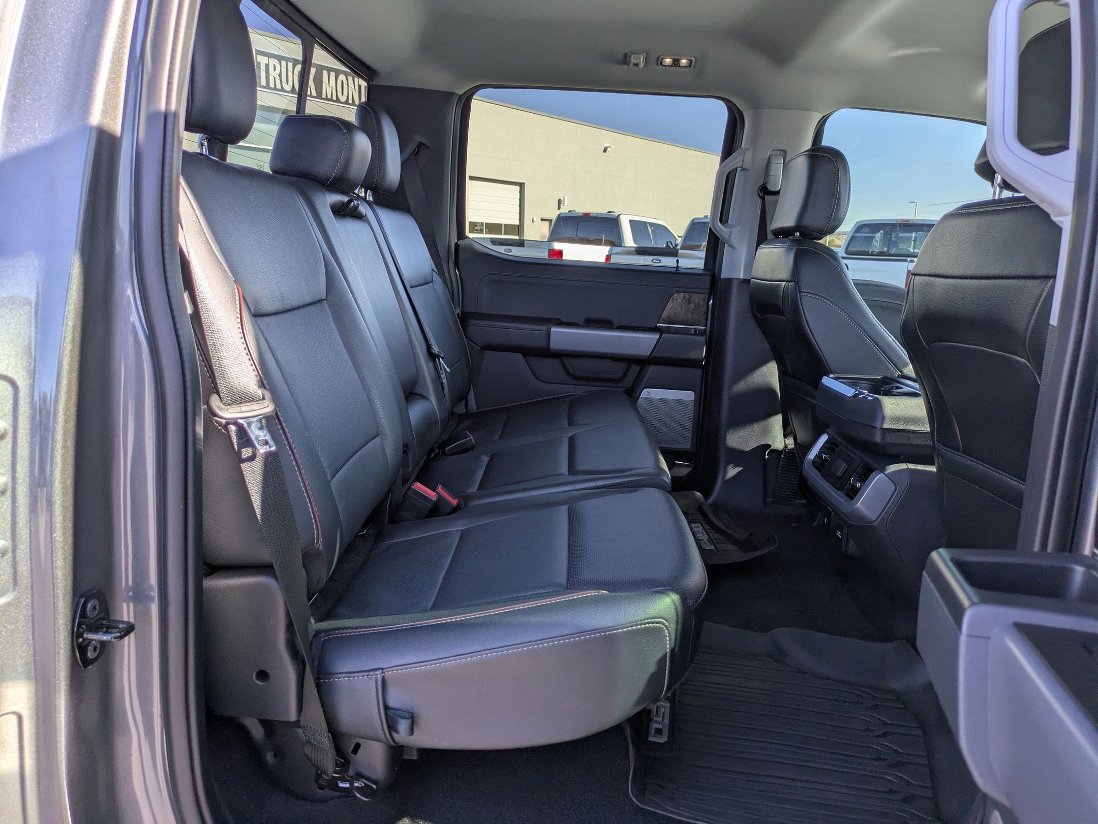 Used 2022 Ford F150 Lariat image 29