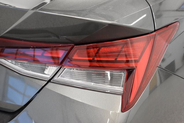 Used 2025 Hyundai Elantra SEL FWD image 12