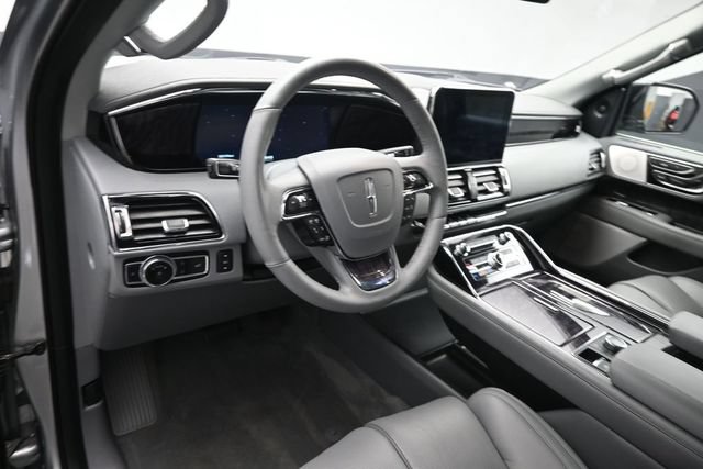 Used 2020 Lincoln Navigator Reserve w/ Luxury Package AWD/4WD image 9