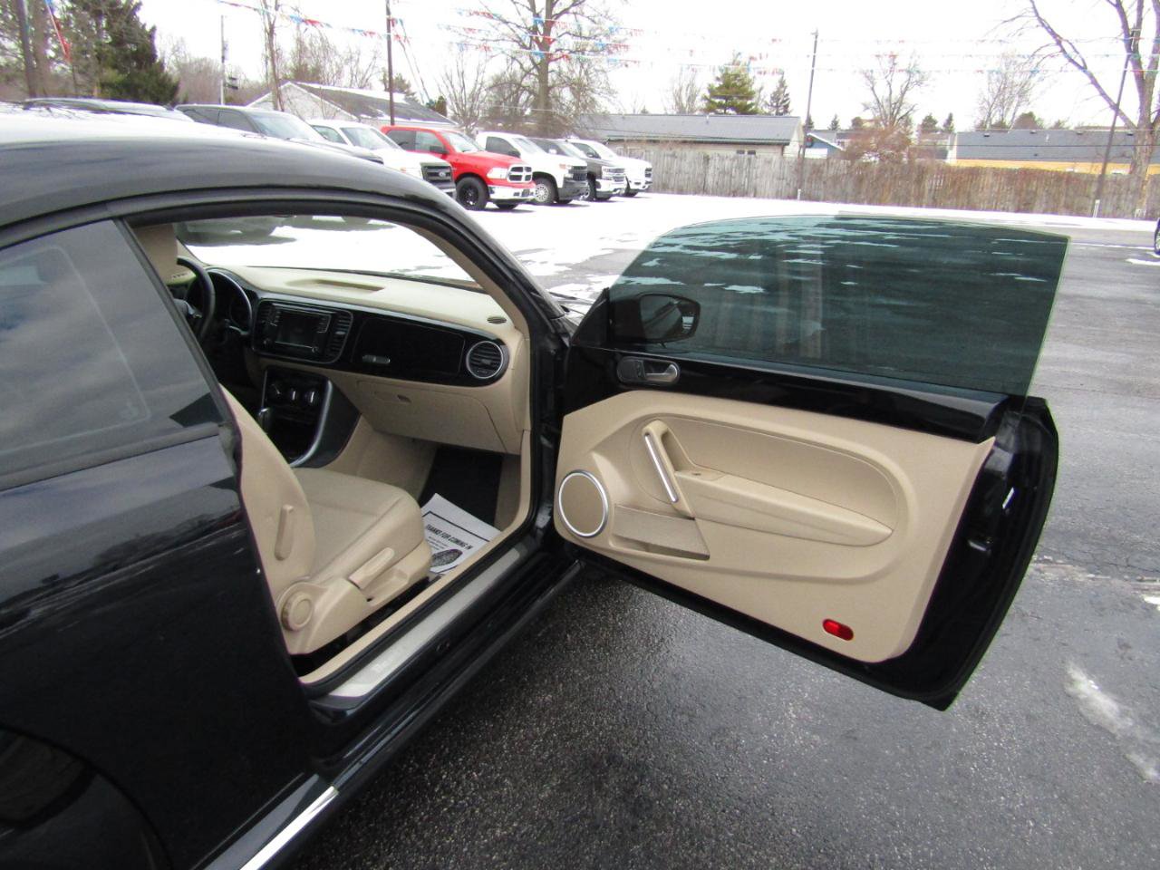 Used 2017 Volkswagen Beetle 1.8T SE FWD image 20