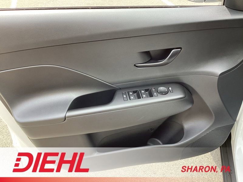 Certified 2025 Hyundai Kona SEL image 23