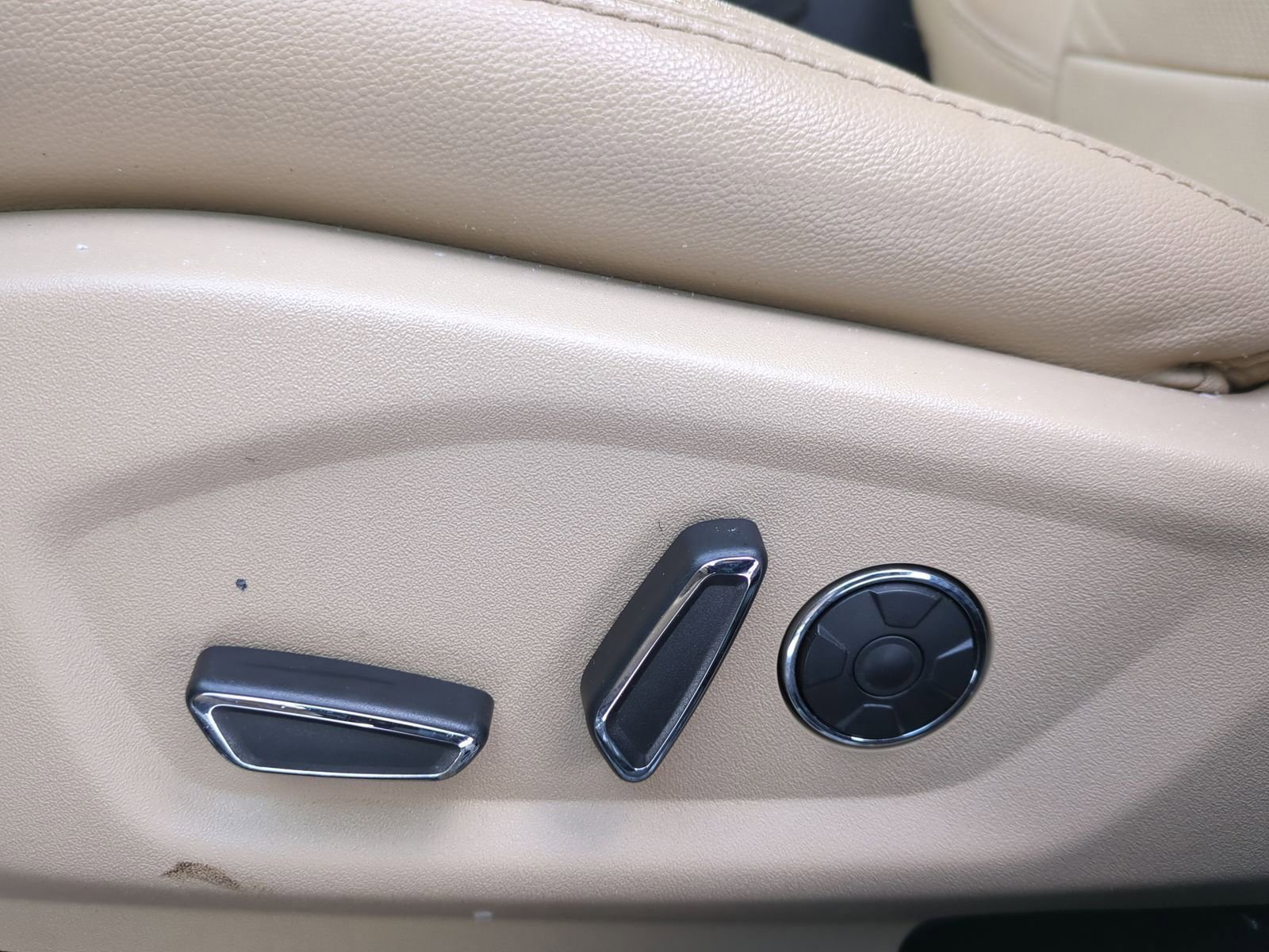 Used 2017 Ford Explorer Limited w/ Equipment Group 301A image 23