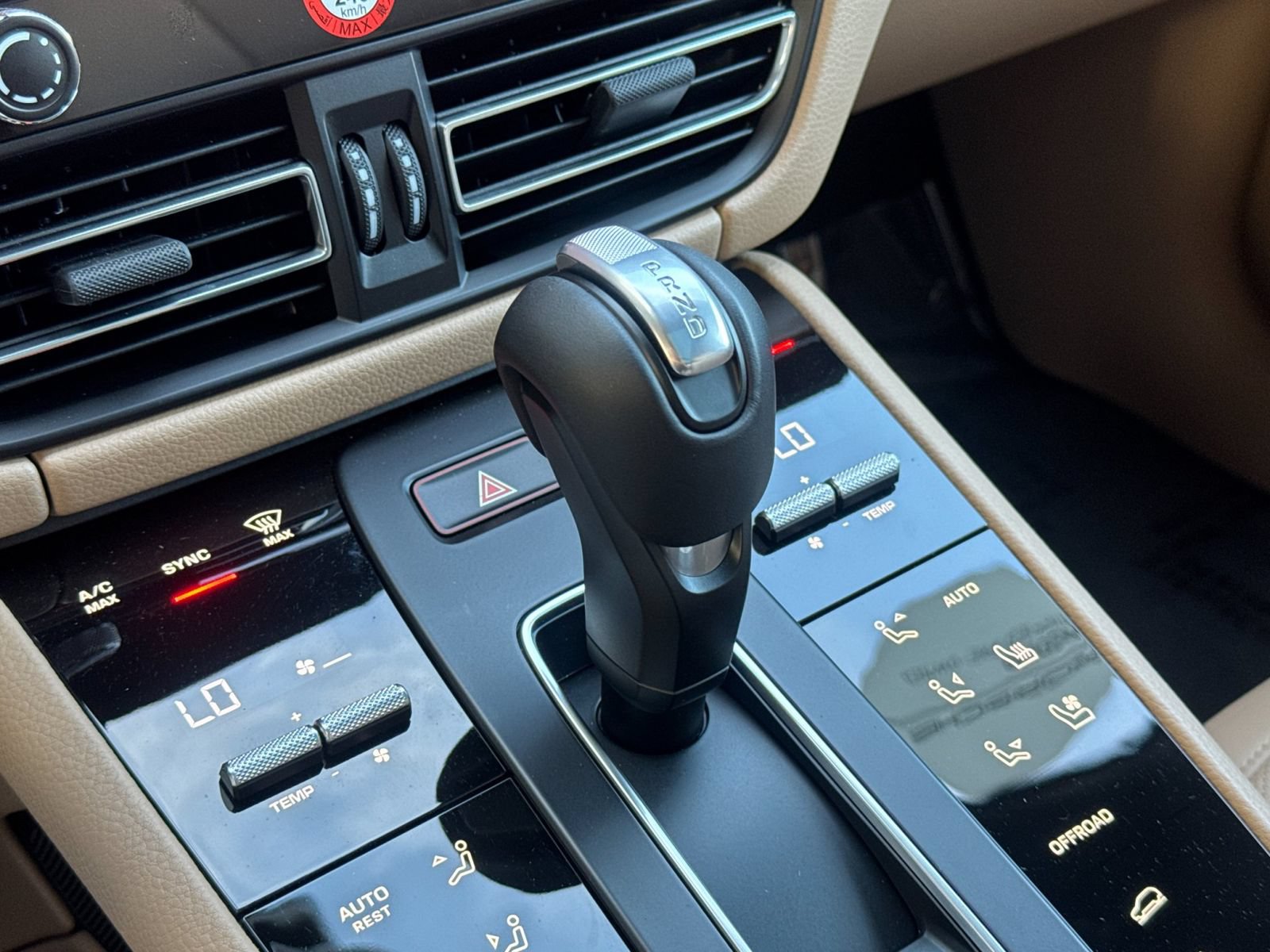 Certified 2026 Porsche Macan AWD/4WD image 25
